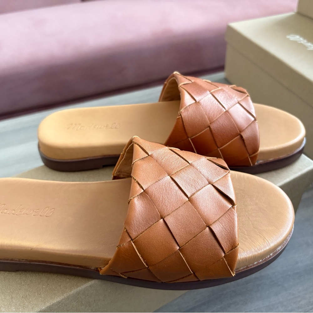The Louisa Slide Sandal in Woven Leather
